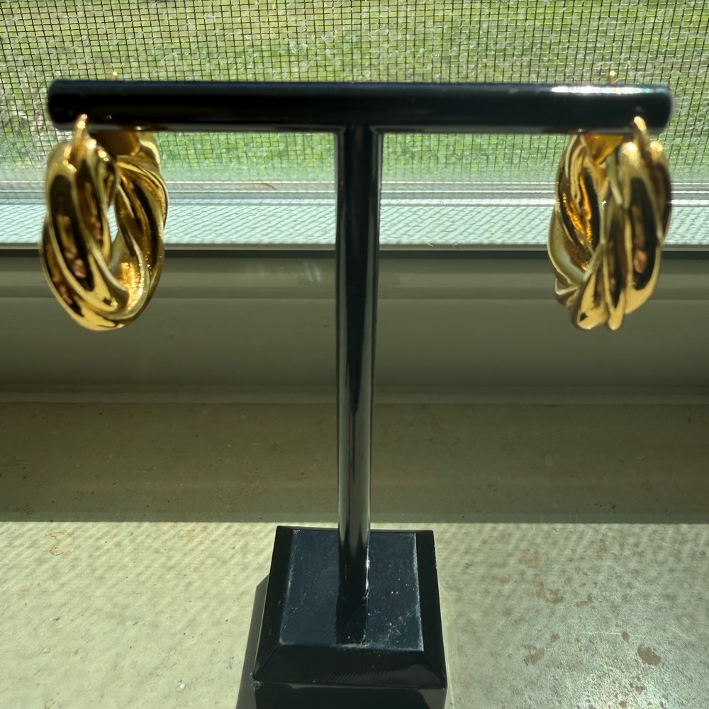 🆕 Celine Braided Hoop Earrings ✨ - Picture 4 of 5